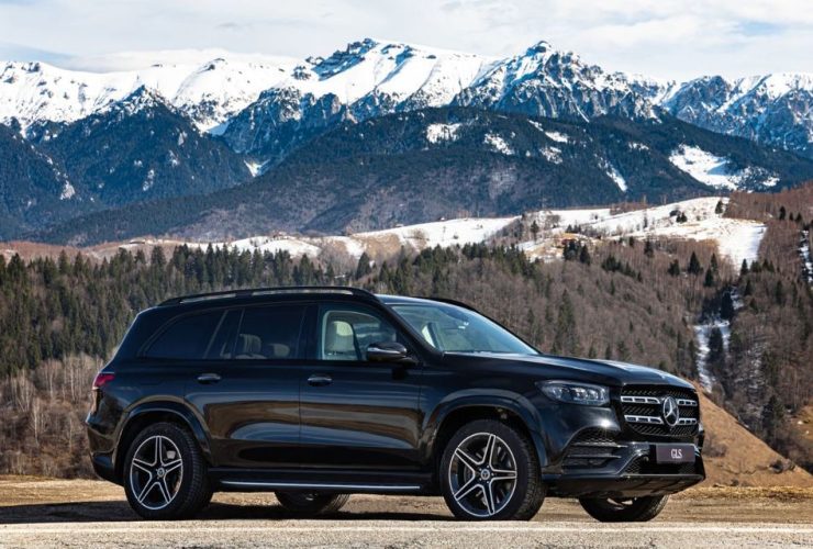 What time of year do consumers find the best SUV deals