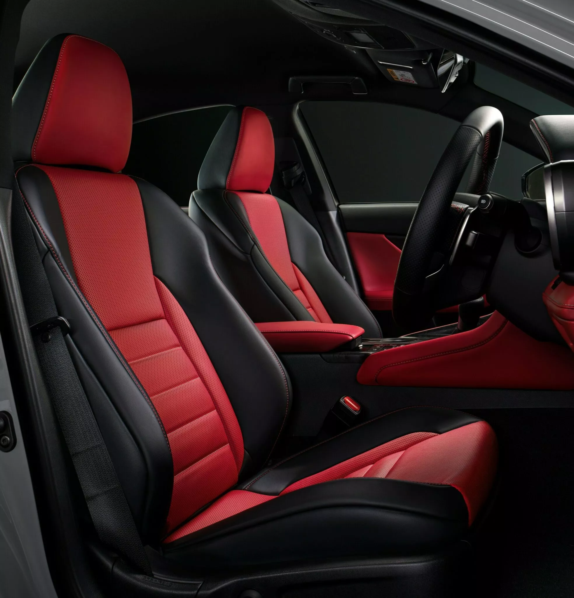 2026 Lexus IS 300h (4)