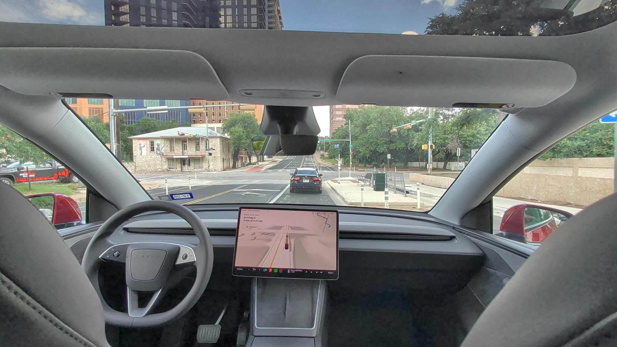 Tesla RoboTaxi (3)